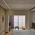 아파트 & Pool, Primera Linea 칼페